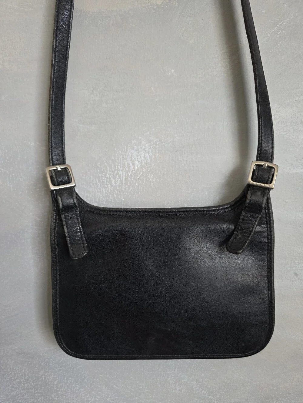 Vintage Coach 9142 Womens Black Leather Hippie Flap Crossbody Saddle Mini Bag